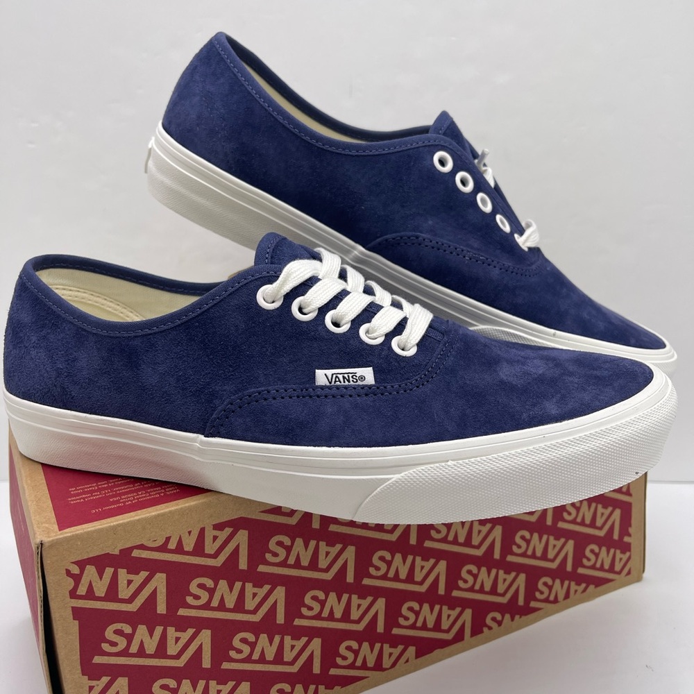 Vans WMNS Authentic
Pig Suede Deep Twilight Sneakers 
VN000D7YEMT - Picture 5 of 16
